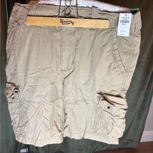 NWT Abercrombie Tan Cargo Shorts for Men